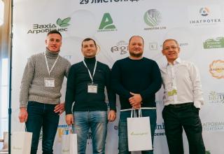 phpGrTrHO_5de98486cf8788_66935322